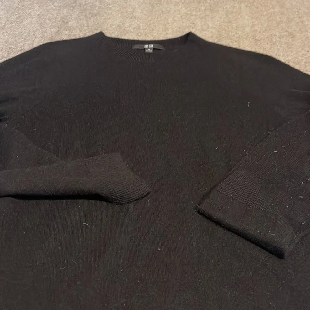 NWOT super soft Uniqlo 100% cashmere sweater size XS